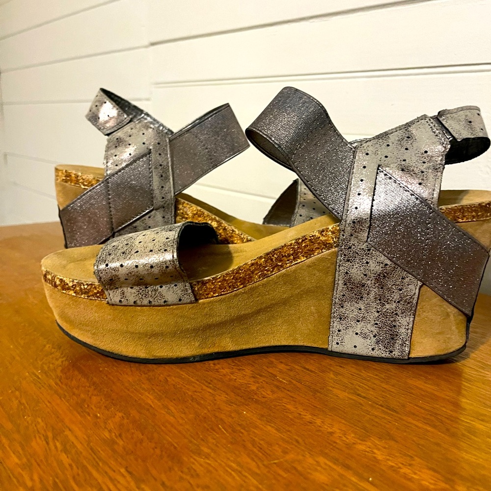 Pierre Dumas silver/pewter wedge sandals